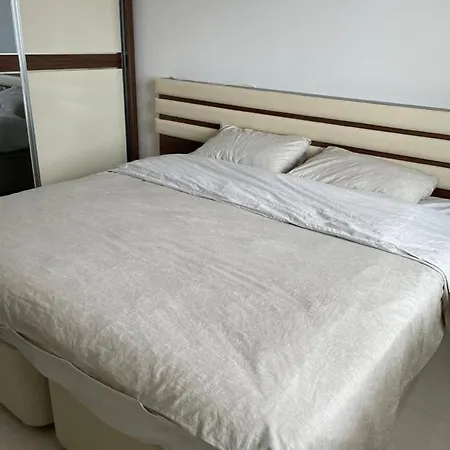 Azura Apartment *
